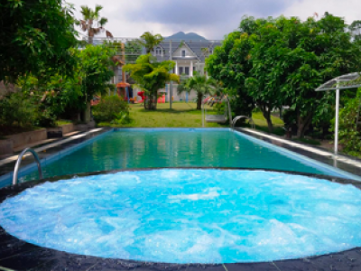 Bẻ bơi và bể sục
