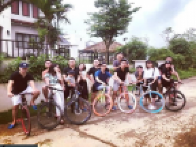 Xe đạp ngắm cảnh